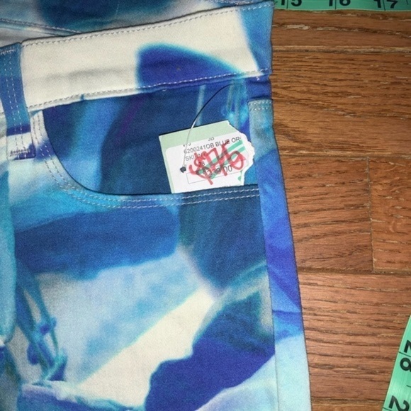 J Brand Super Skinny Jean in Blue Orchid Size 28
